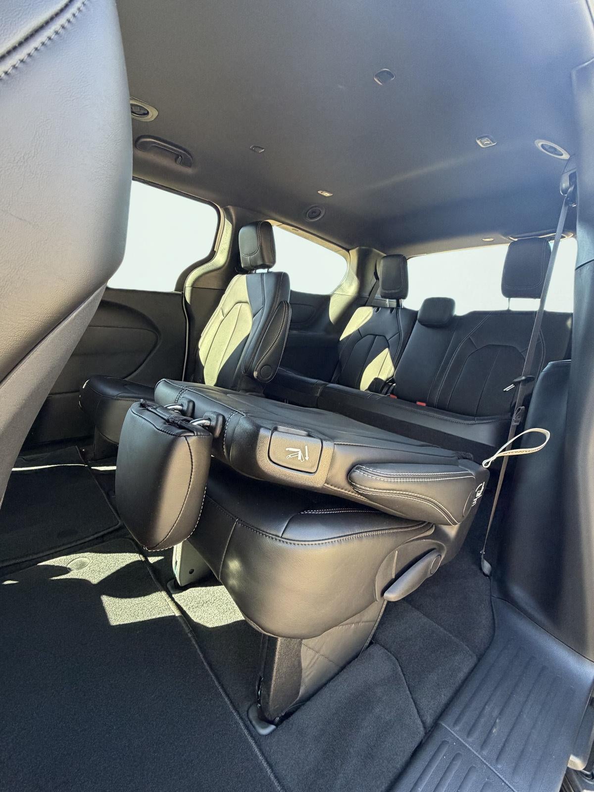 2027 Chrysler PACIFICA SELECT 12