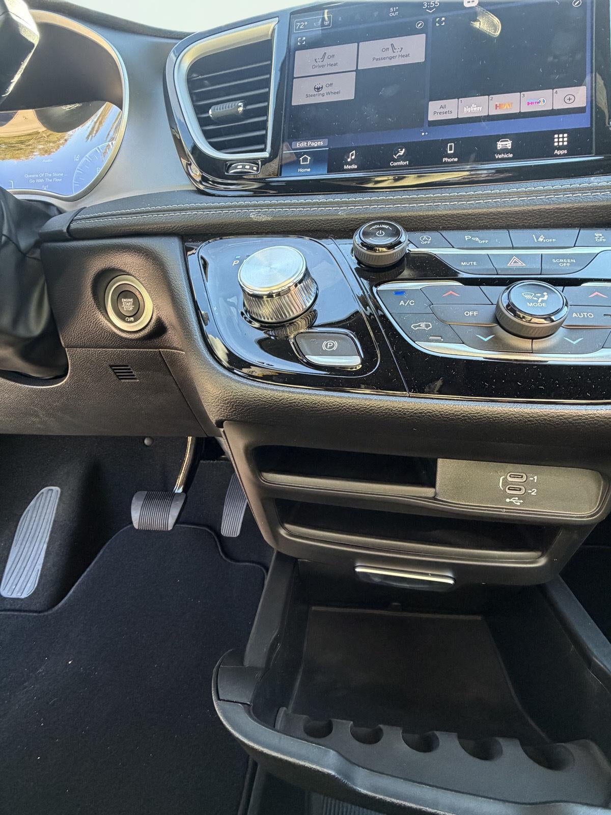 2027 Chrysler PACIFICA SELECT 18