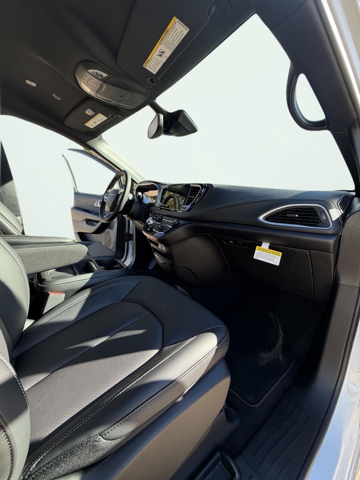 2027 Chrysler PACIFICA SELECT 8