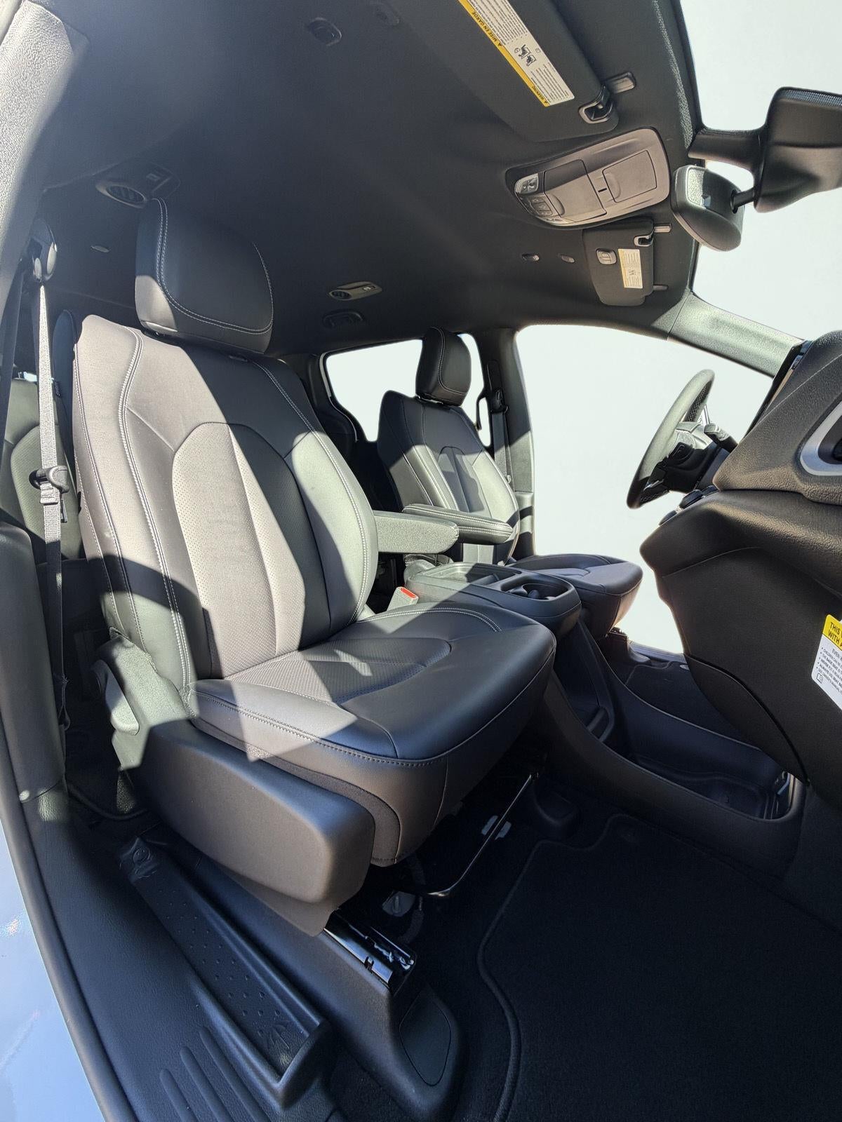 2027 Chrysler PACIFICA SELECT 9
