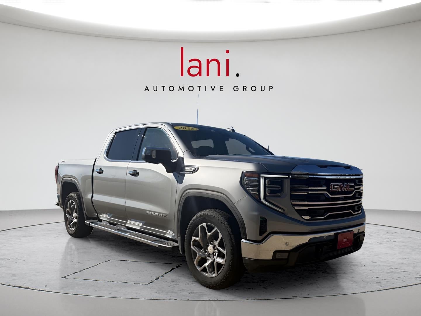 2025 GMC Sierra 1500 4WD Crew Cab Short Box SLT 3